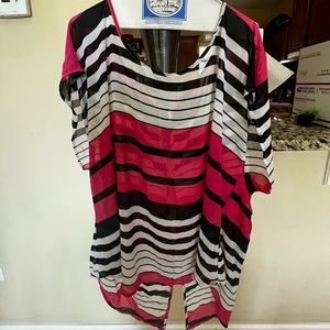 💎2/$10 Torrid hi low button back top size 3